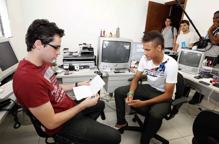 Entrevista com Neymar na redação, ainda no Santos